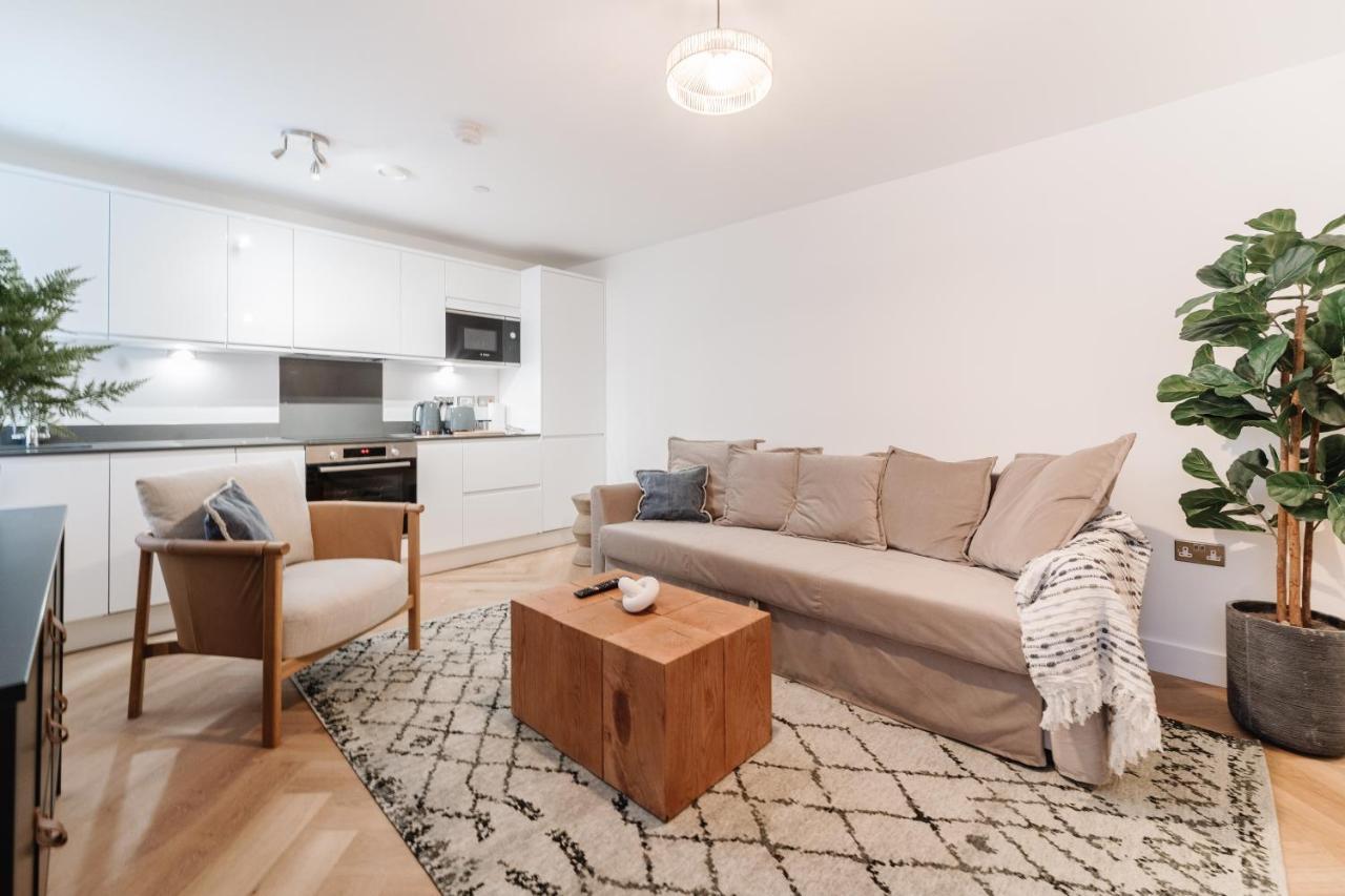 Royal House Stylish Apartments - Честер Экстерьер фото