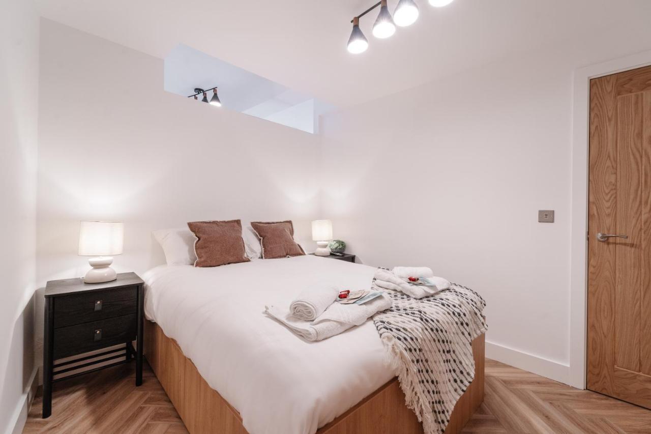 Royal House Stylish Apartments - Честер Экстерьер фото