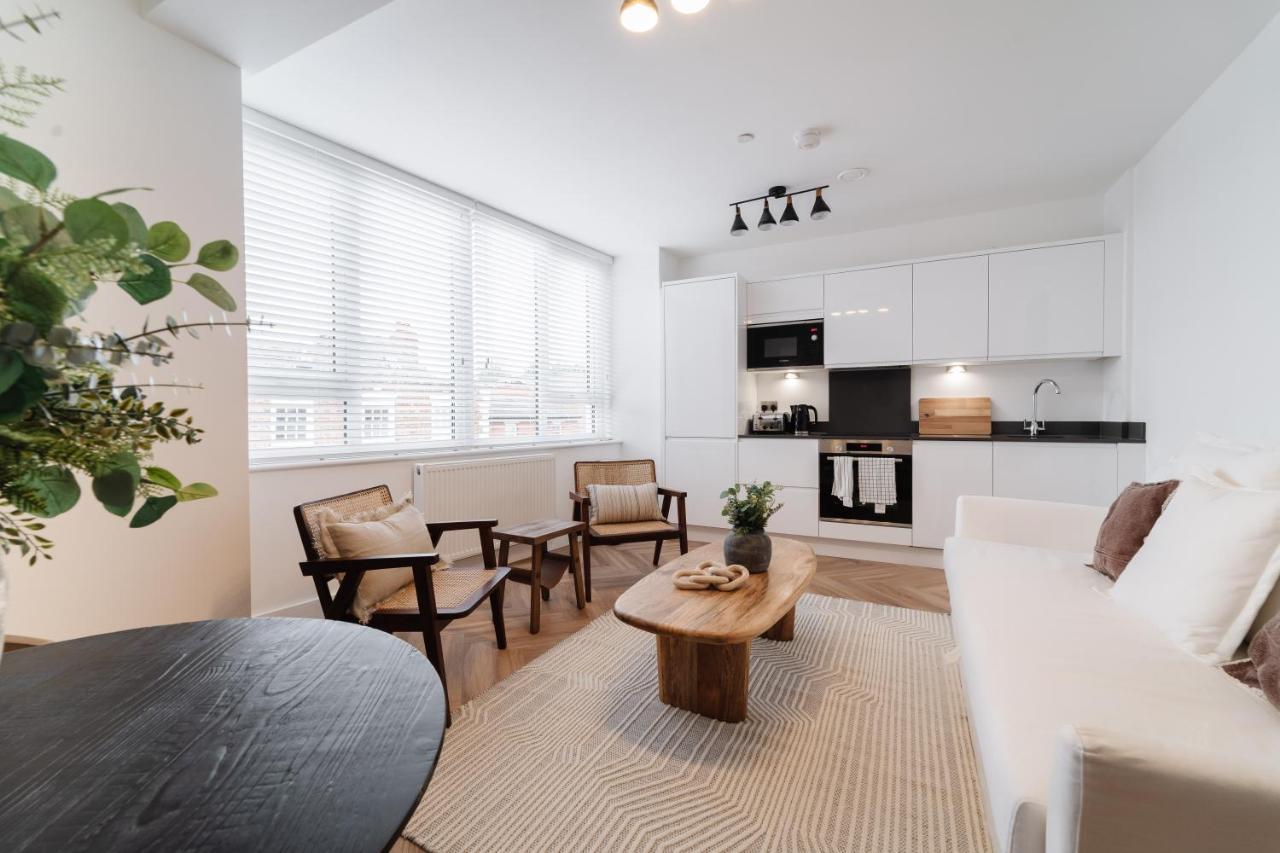 Royal House Stylish Apartments - Честер Экстерьер фото