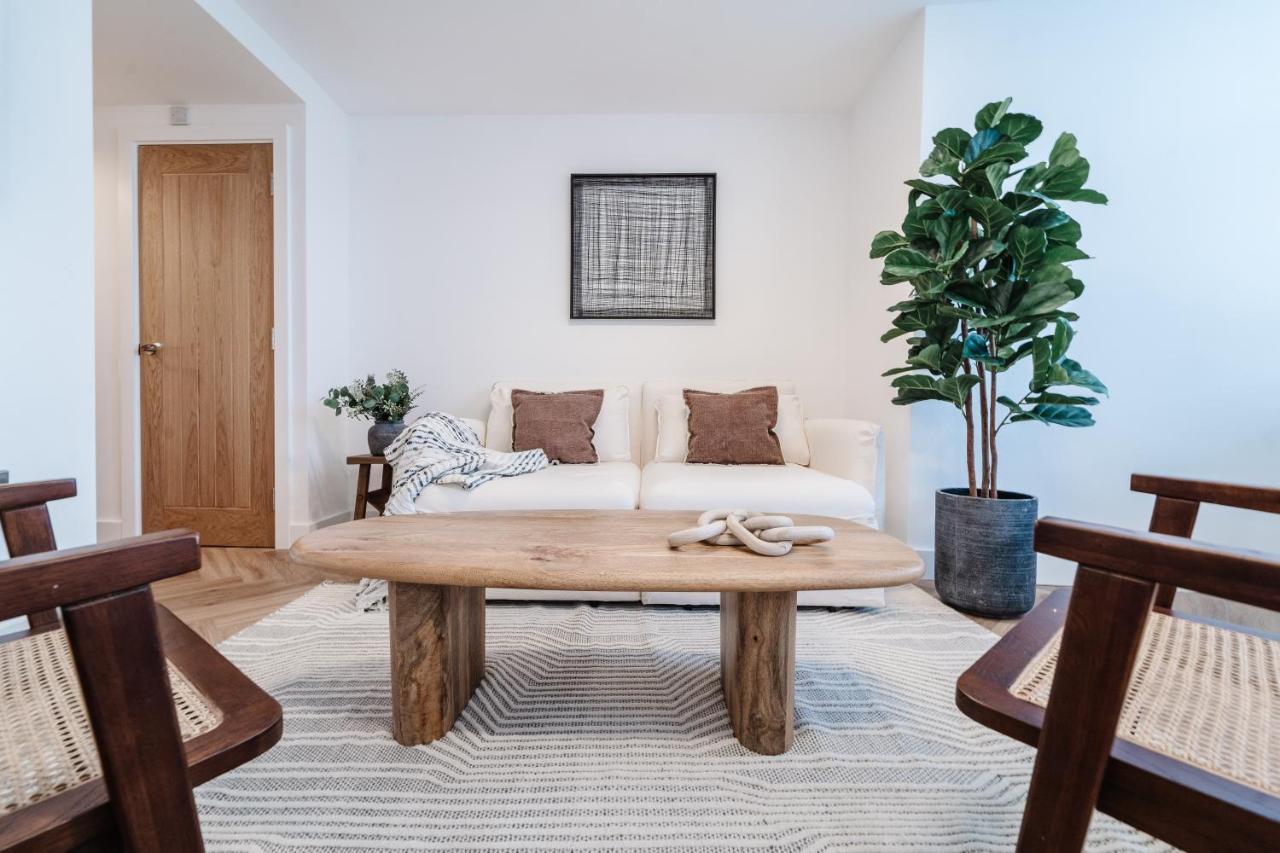 Royal House Stylish Apartments - Честер Экстерьер фото
