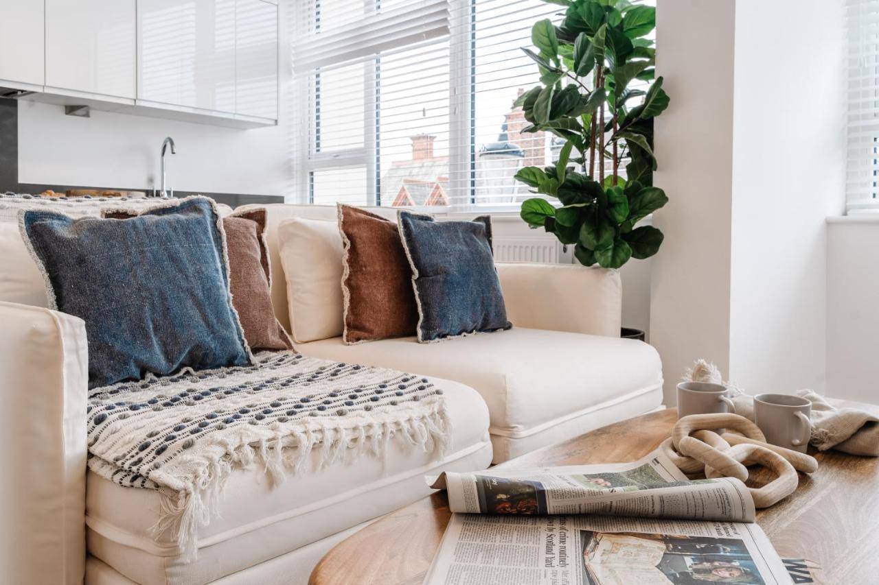Royal House Stylish Apartments - Честер Экстерьер фото