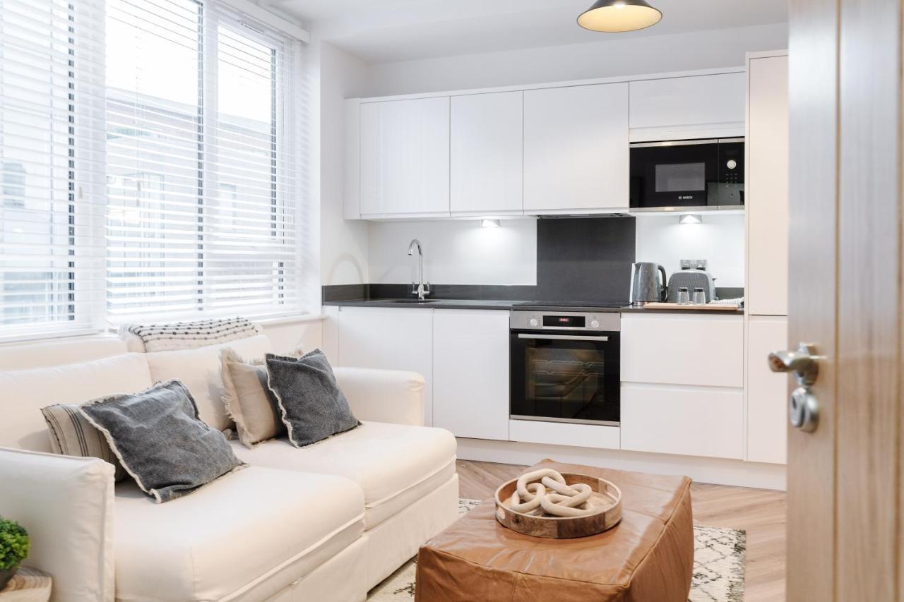 Royal House Stylish Apartments - Честер Экстерьер фото