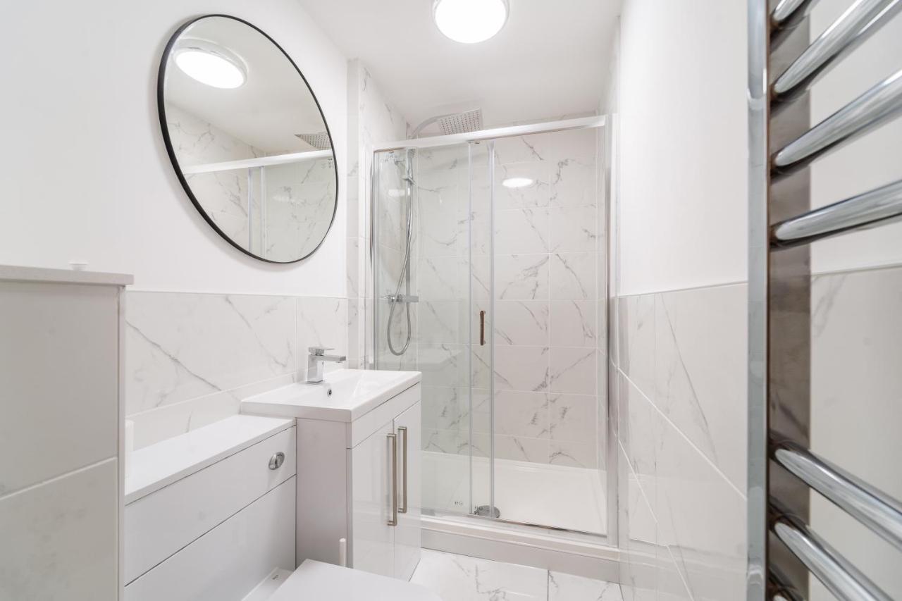 Royal House Stylish Apartments - Честер Экстерьер фото