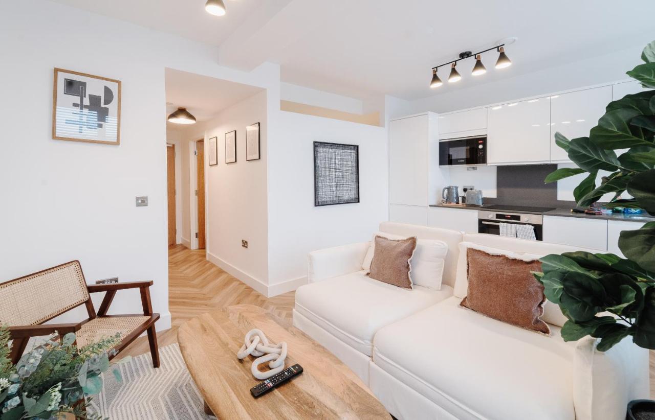 Royal House Stylish Apartments - Честер Экстерьер фото