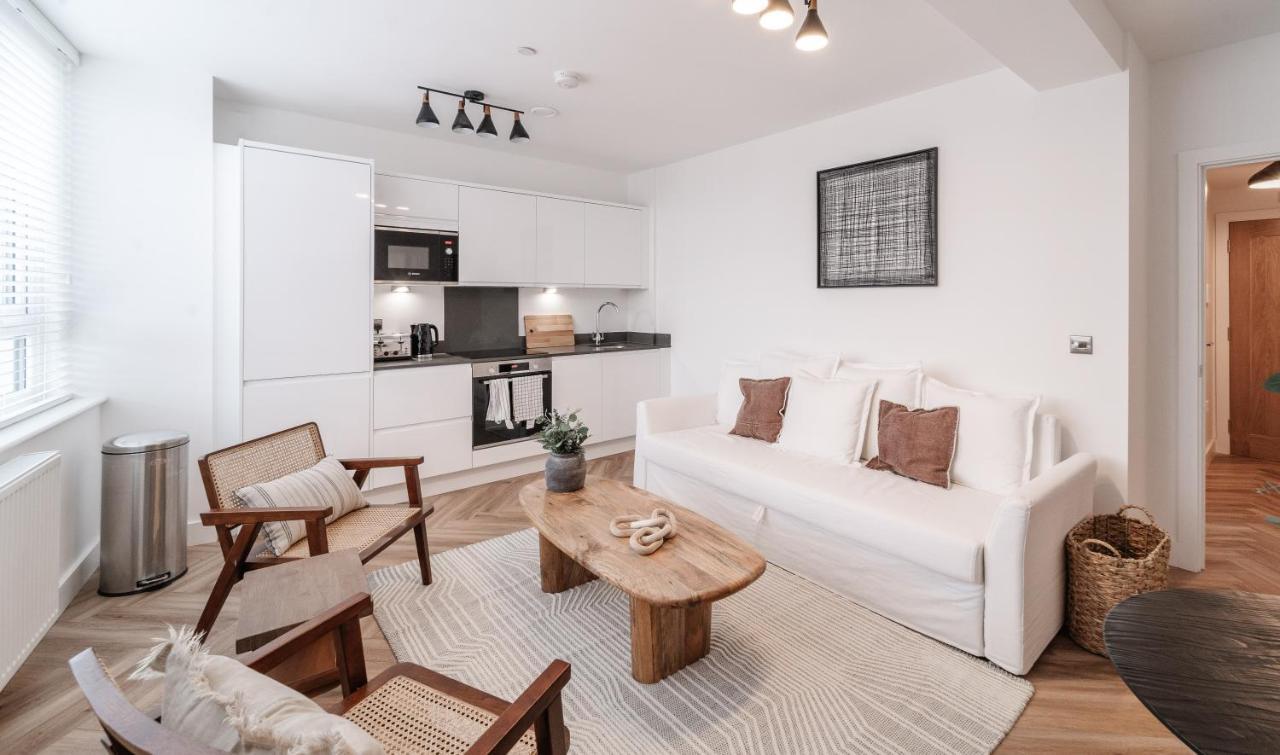 Royal House Stylish Apartments - Честер Экстерьер фото