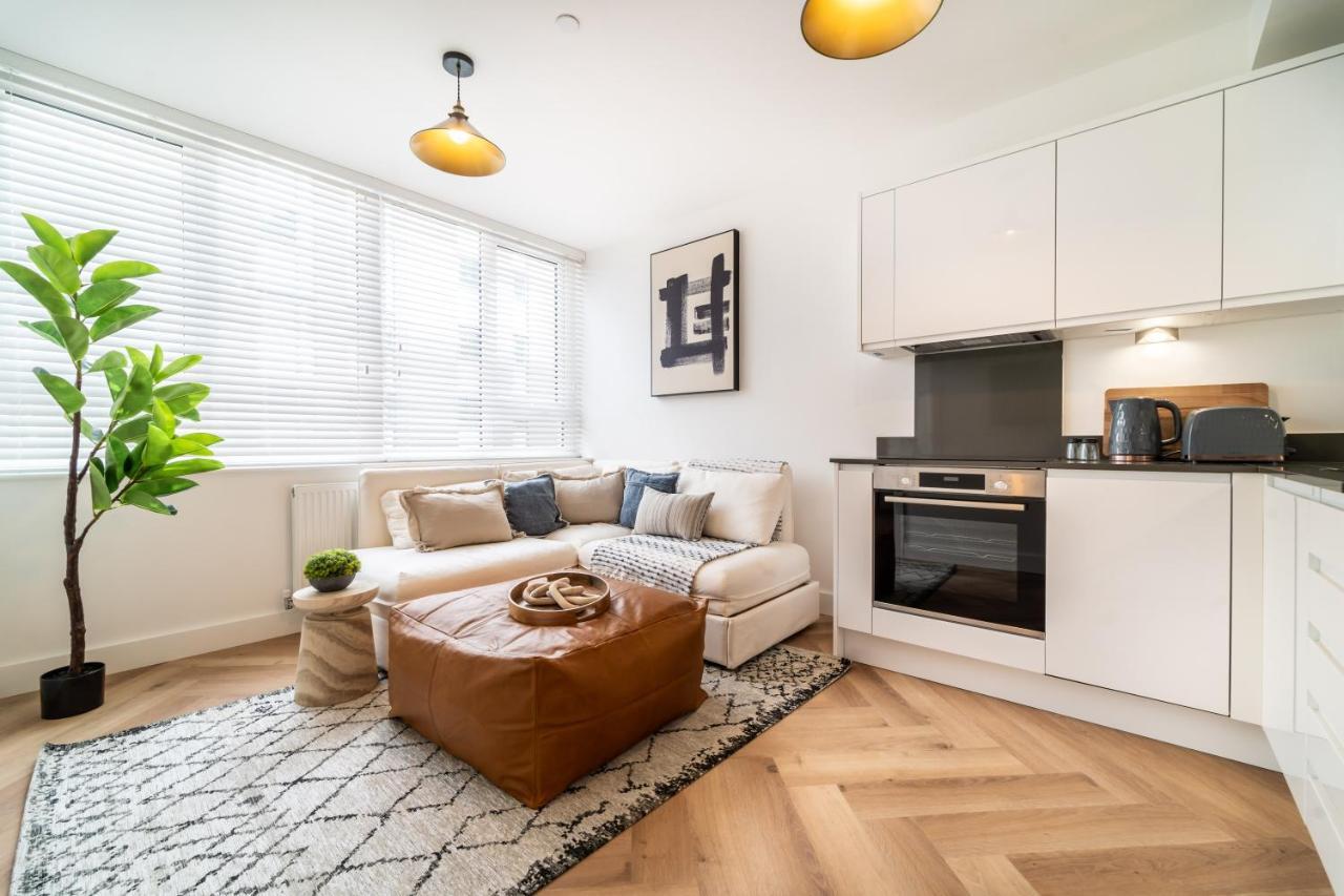 Royal House Stylish Apartments - Честер Экстерьер фото