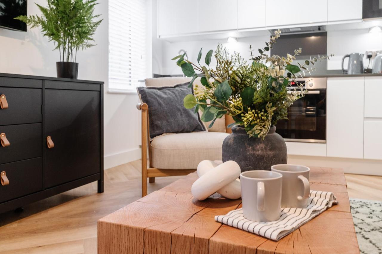 Royal House Stylish Apartments - Честер Экстерьер фото