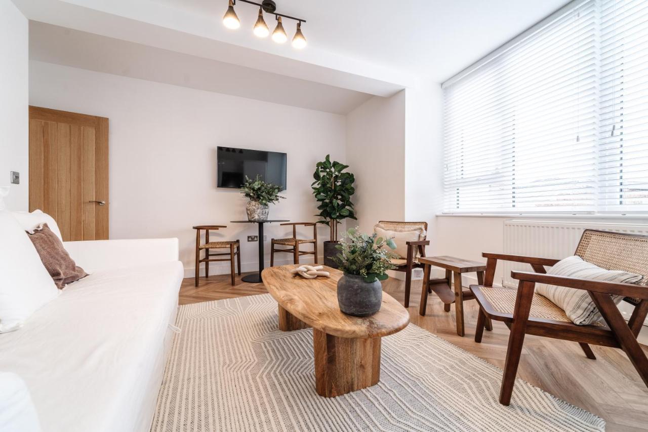 Royal House Stylish Apartments - Честер Экстерьер фото